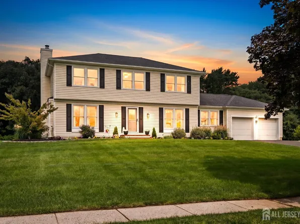 10 Timber Wolf Dr, Hamilton, NJ 08620