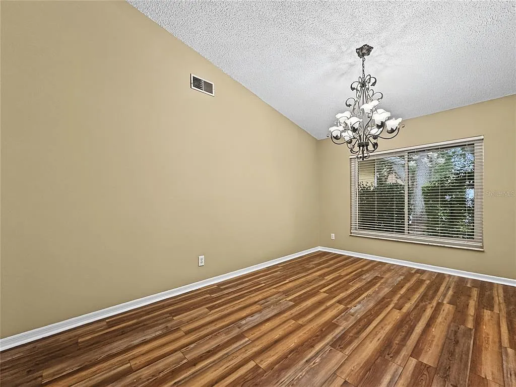 3 bed, 2.5 bath, 2280 sqft, $3,245 — Photo 4