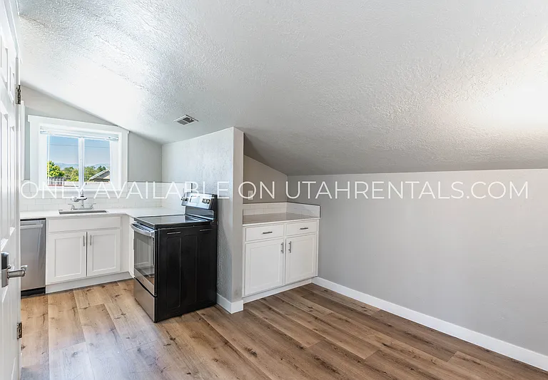 87 N Center St #2 — Photo 2