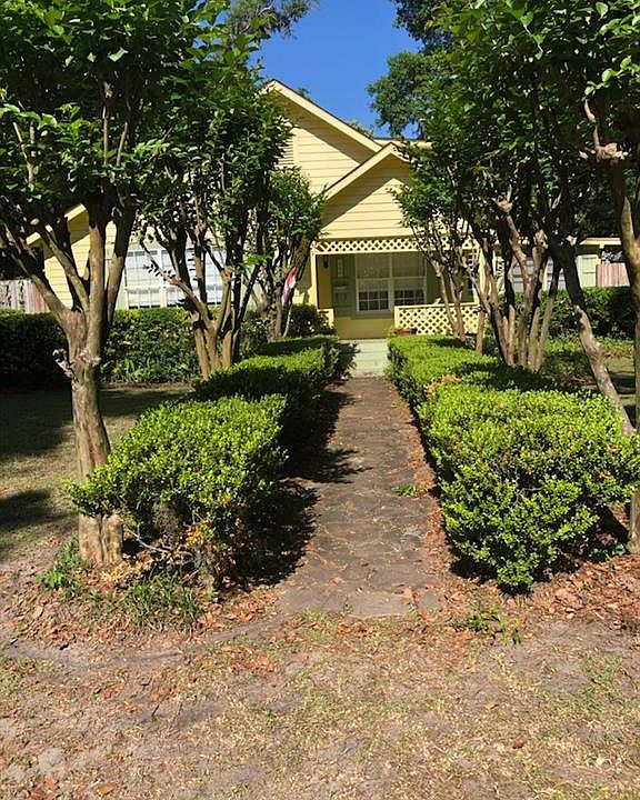2nd image of 1327 Magnolia Ave