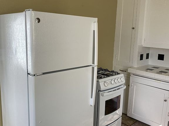 3rd image of 2245 2nd Ave #6