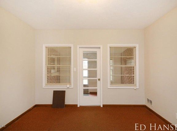 4th image of 928 Brownwood Ave NW