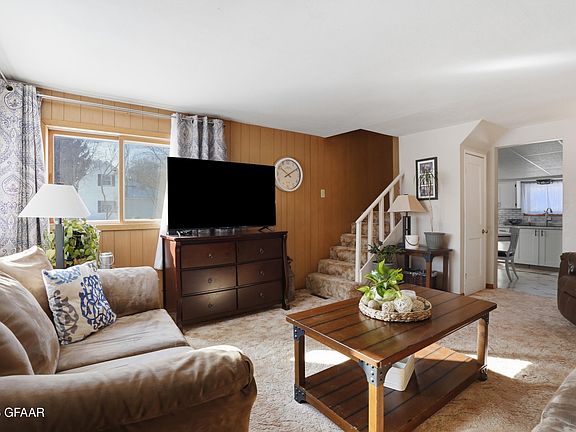 4th image of 702 8th St