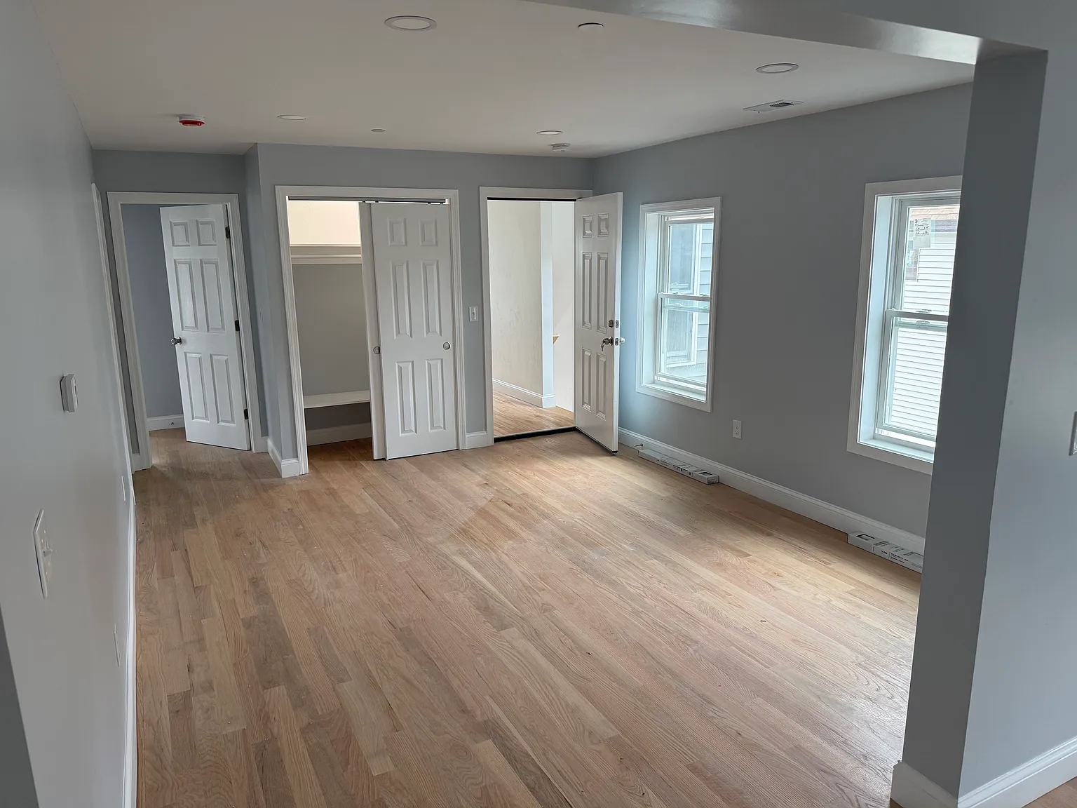 2 bed, 1200 sqft, $2,400 — Photo 3