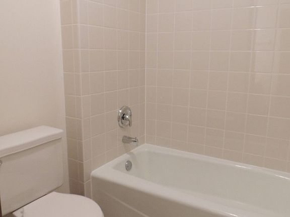 5th image of 716-730 Mansfield Ct #718