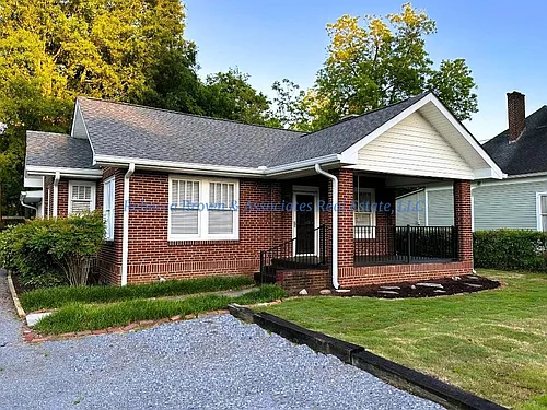 519 College St Photo 1