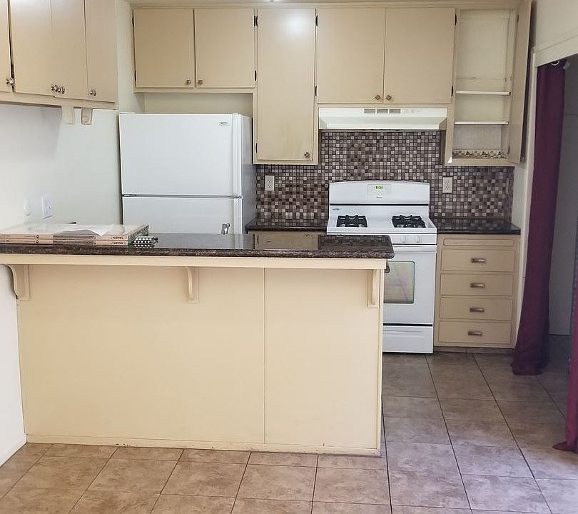 2nd image of 3501 Town Ct APT 1