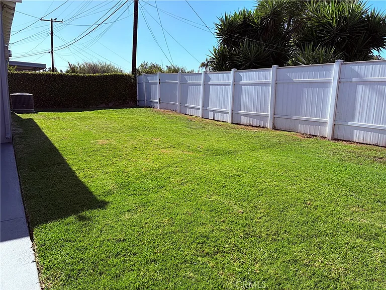 14820 Ragan Dr — Photo 20