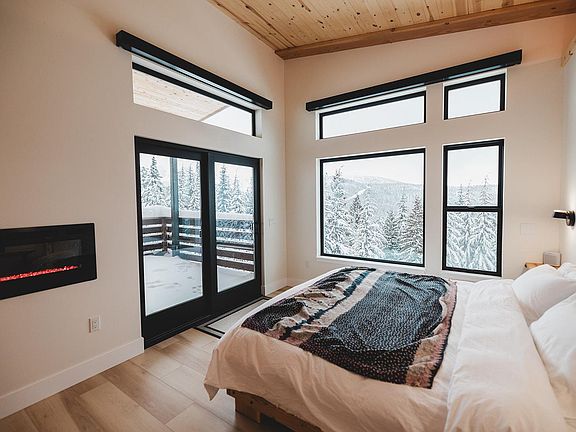 4th image of 270 Avalanche Rd