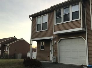 7 Kimberly Ct, Clifton Park, NY 12065