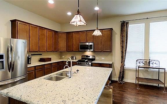 5th image of 5217 Datewood Ln