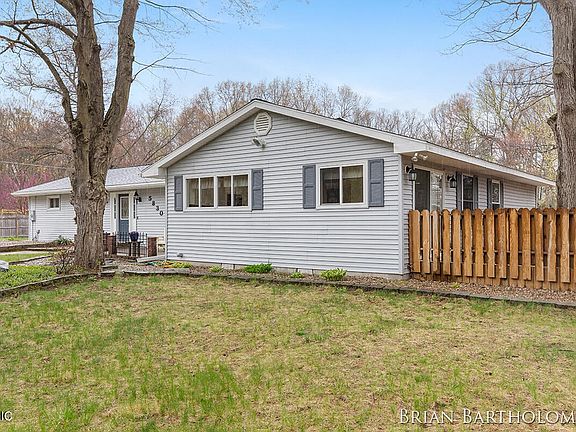 2nd image of 5830 Verta Dr NE