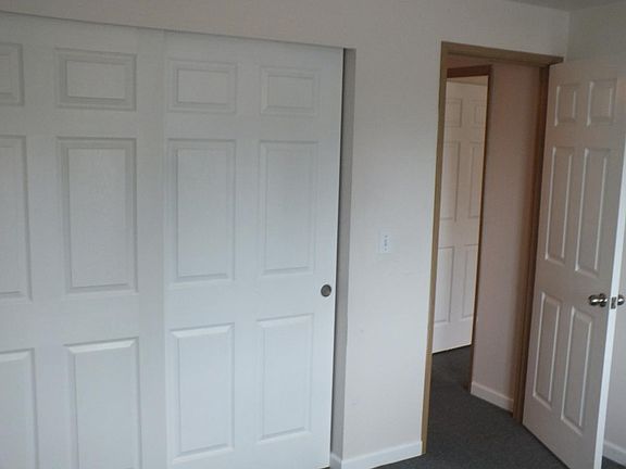 3rd image of 631 Sunset Ave NE APT B206