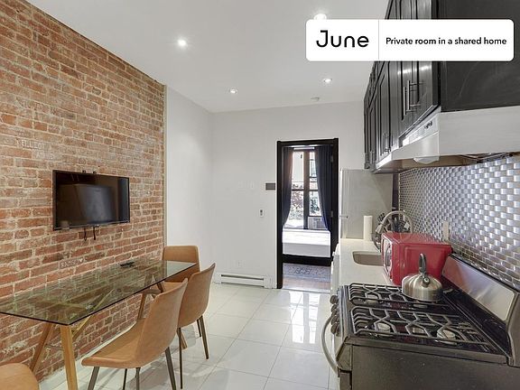 5th image of 342 Manhattan Ave #A