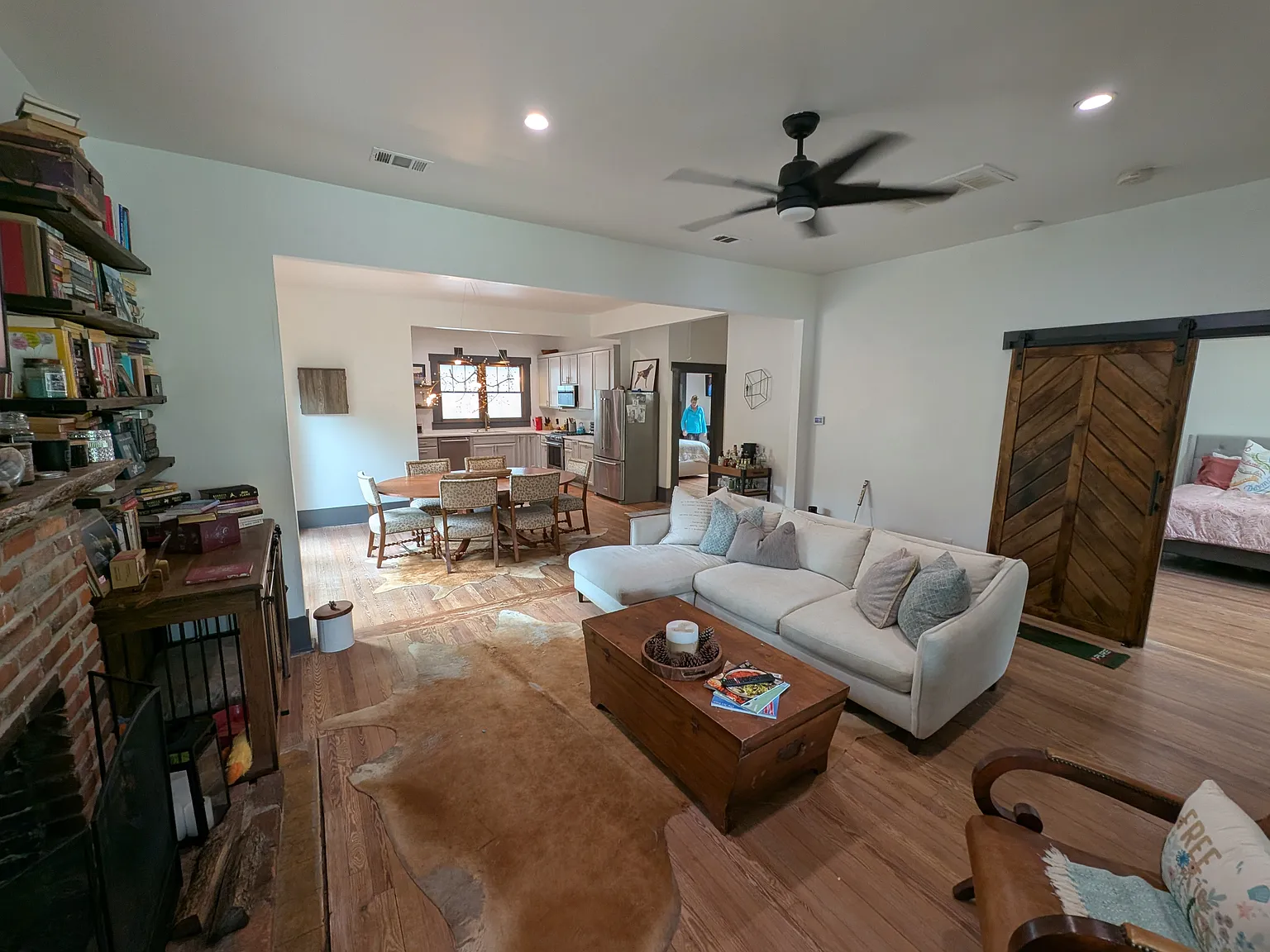3 bed, 1.5 bath, 1500 sqft, $2,750 — Photo 2