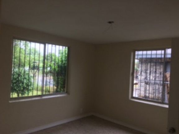 5th image of 2892 La Plaza Dr