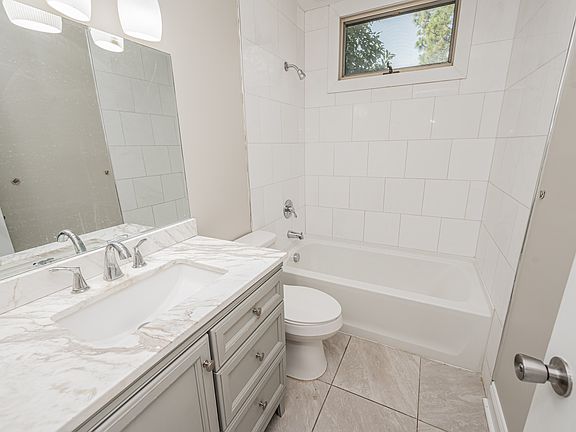 5th image of 5722 Gondolier Dr