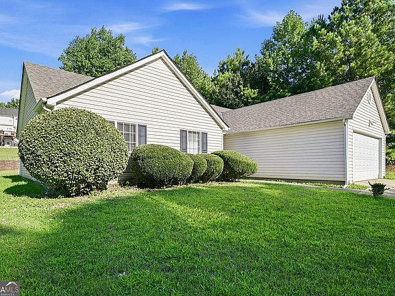3rd image of 3924 Old Ivy Ct