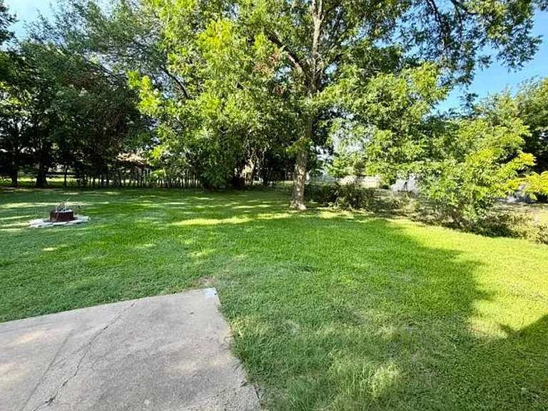 122 Meadowbrook St — Photo 11