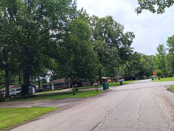 4th image of 15 Arbor Oaks Dr