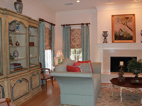 5th image of 1 Crownwood Ct
