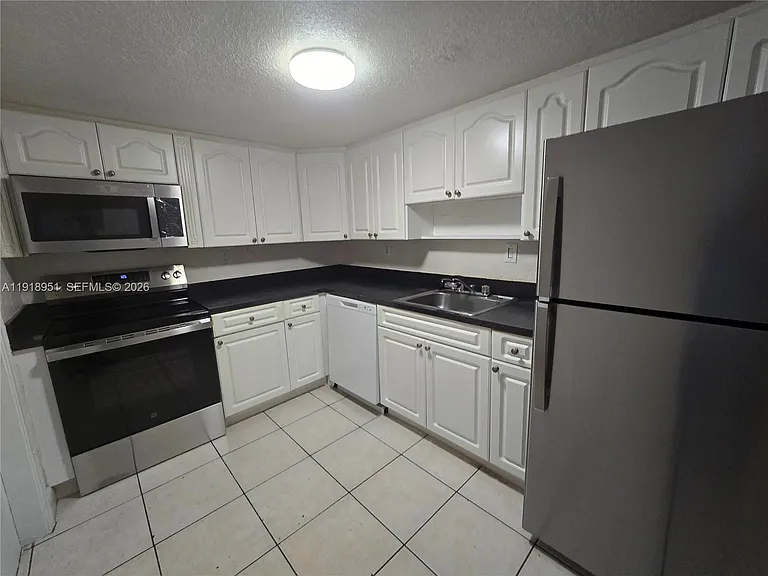 7925 SW 104th St #201-E — Photo 14