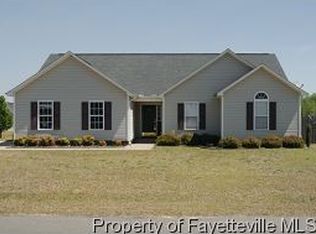 160 Moorea Dr, Raeford, NC 28376