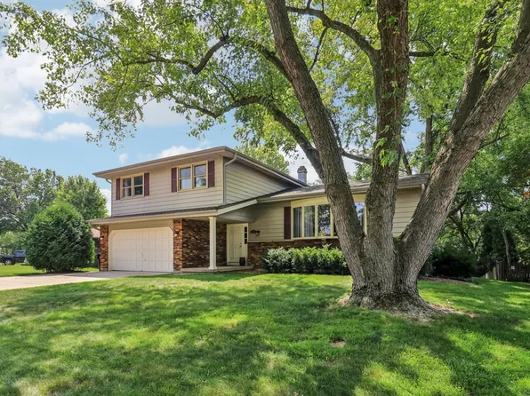 9 Greenridge Rd, Elgin, IL 60120