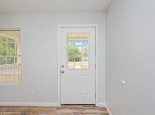 456 Kings Lake Blvd, Defuniak Springs, FL 32433