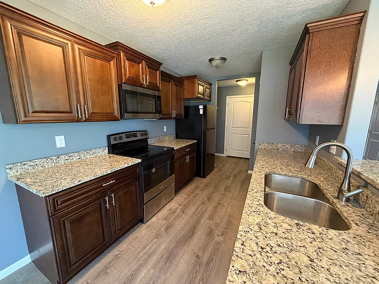 3013 NW Camellia Ct — Photo 5