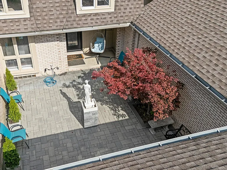 1125 Meadowglen Ct — Photo 6