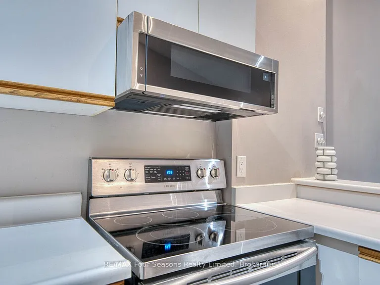 5 Harbour St E #1 — Photo 27