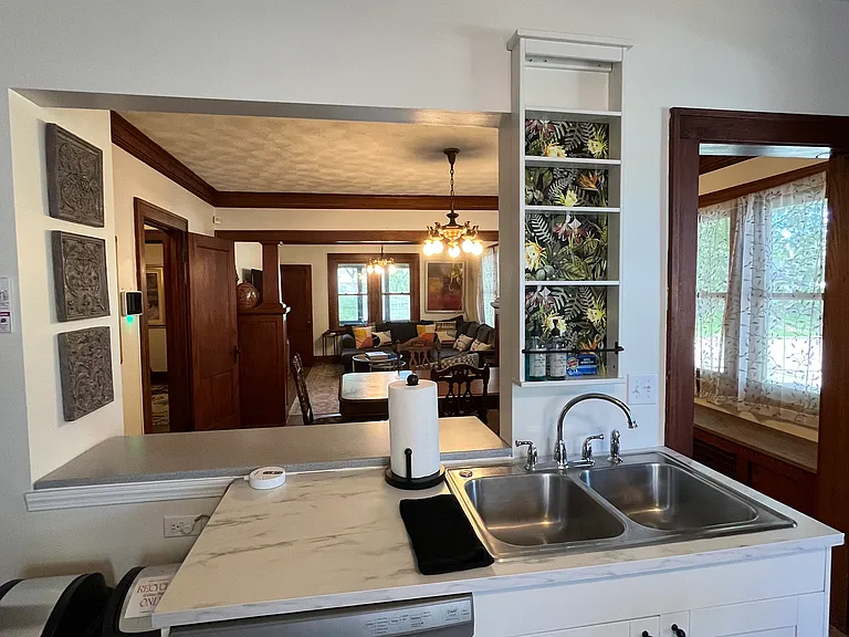 1124 Arbor St — Photo 8