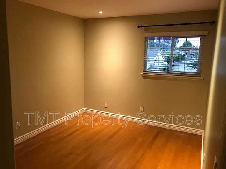 485 Meadowbrook Dr — Photo 19