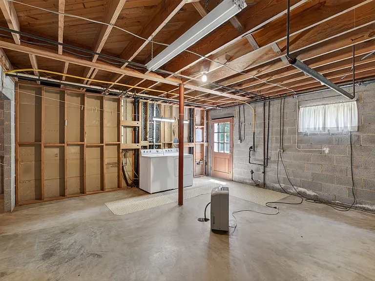 535 E Rio Rd — Photo 29