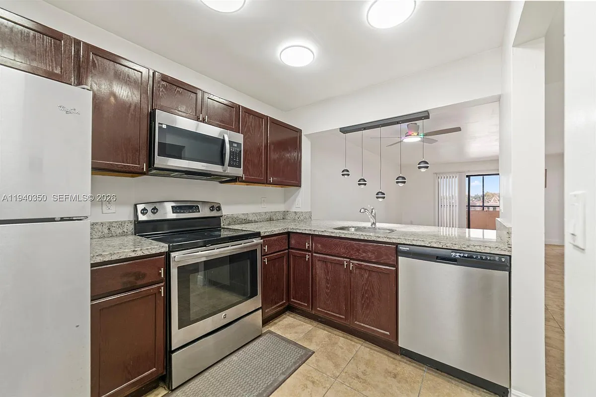 Building Photo - 880 NE 207th Ter #20210
