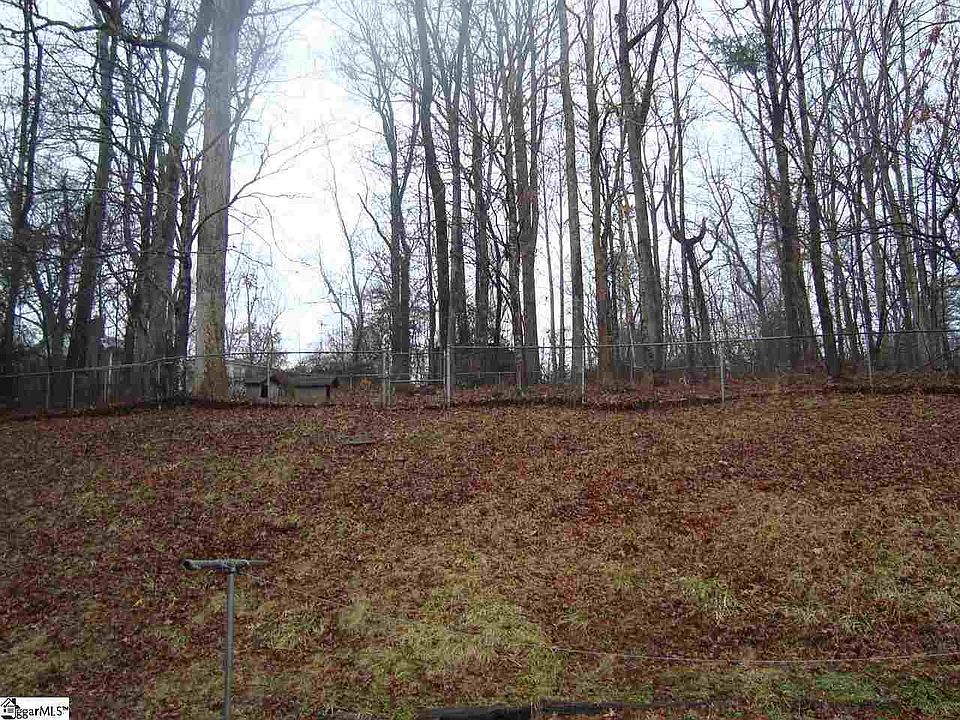 2nd image of 203 West Rd