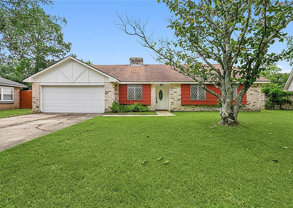 1st image of 421 Broken Bough Dr