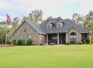 122 Coleman Dr, Angleton, TX 77515