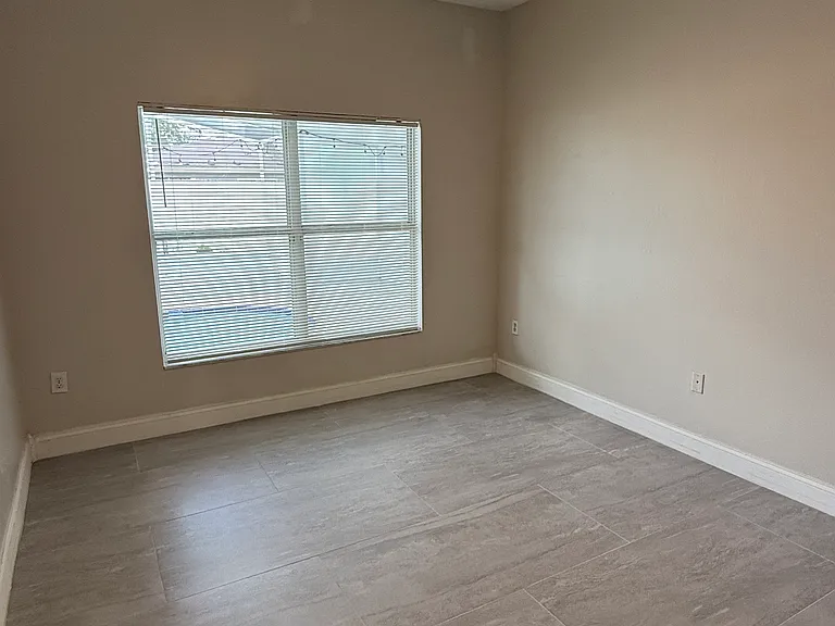 13305 Greenpointe Dr — Photo 13
