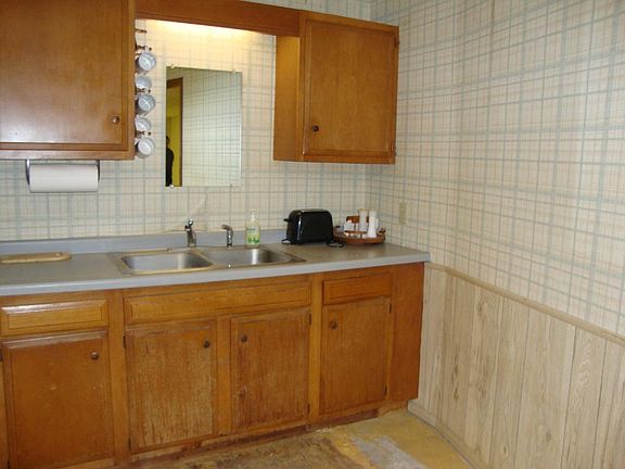 5th image of 420 3rd St N