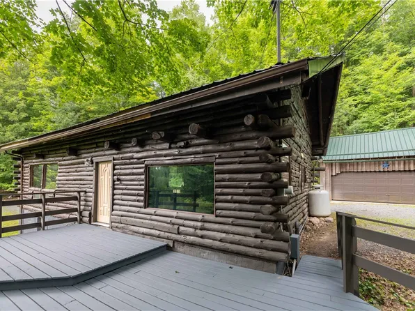 97 Gurnee Rd, Newark, NY 14513