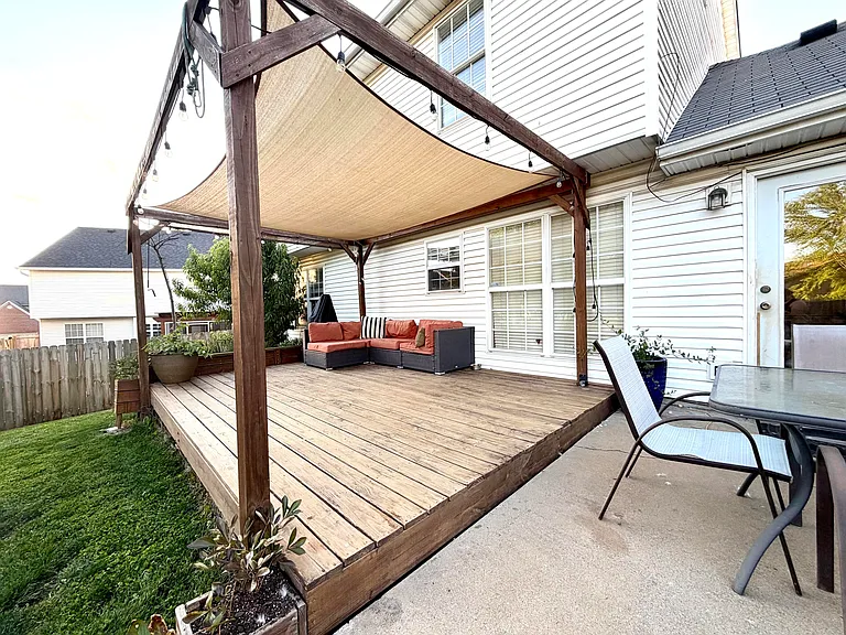520 Skyview Ln — Photo 13