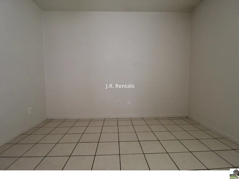 5211 James Loop — Photo 25