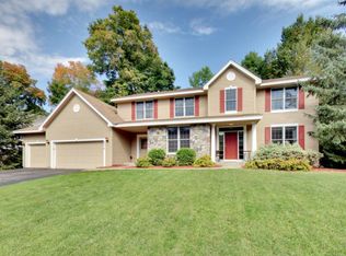 2314 Hunter Dr, Chanhassen, MN 55317