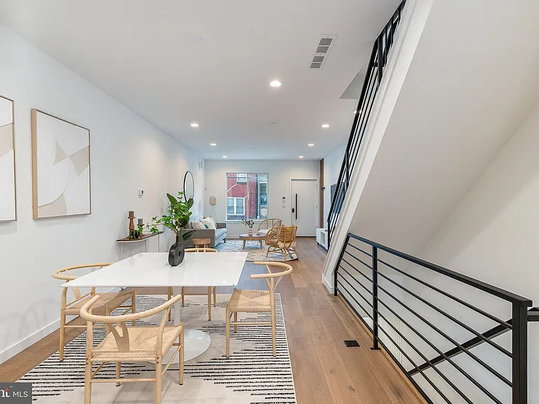 2925 W Master St — Photo 20