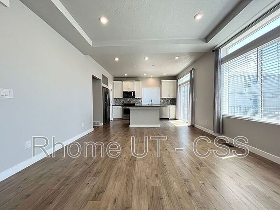 5th image of 2415 N 3130 W