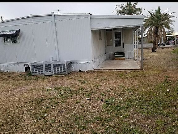 3rd image of 310 S York Cir