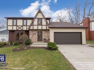 1834 Forest Edge Dr, Mishawaka, IN