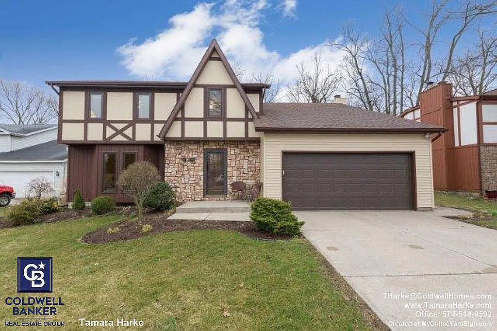 1834 Forest Edge Dr photo 1